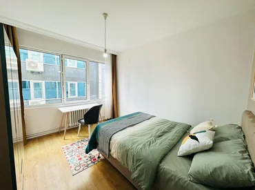 Flat Barbaros Room 8